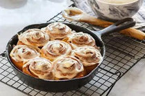Cinnamon Rolls - 100% Soy Wax Scented Candle - Northridge Oak